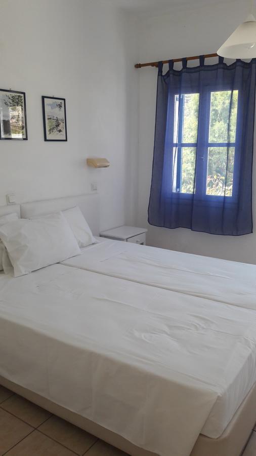 Pavlos Rooms Livadia  Eksteriør billede