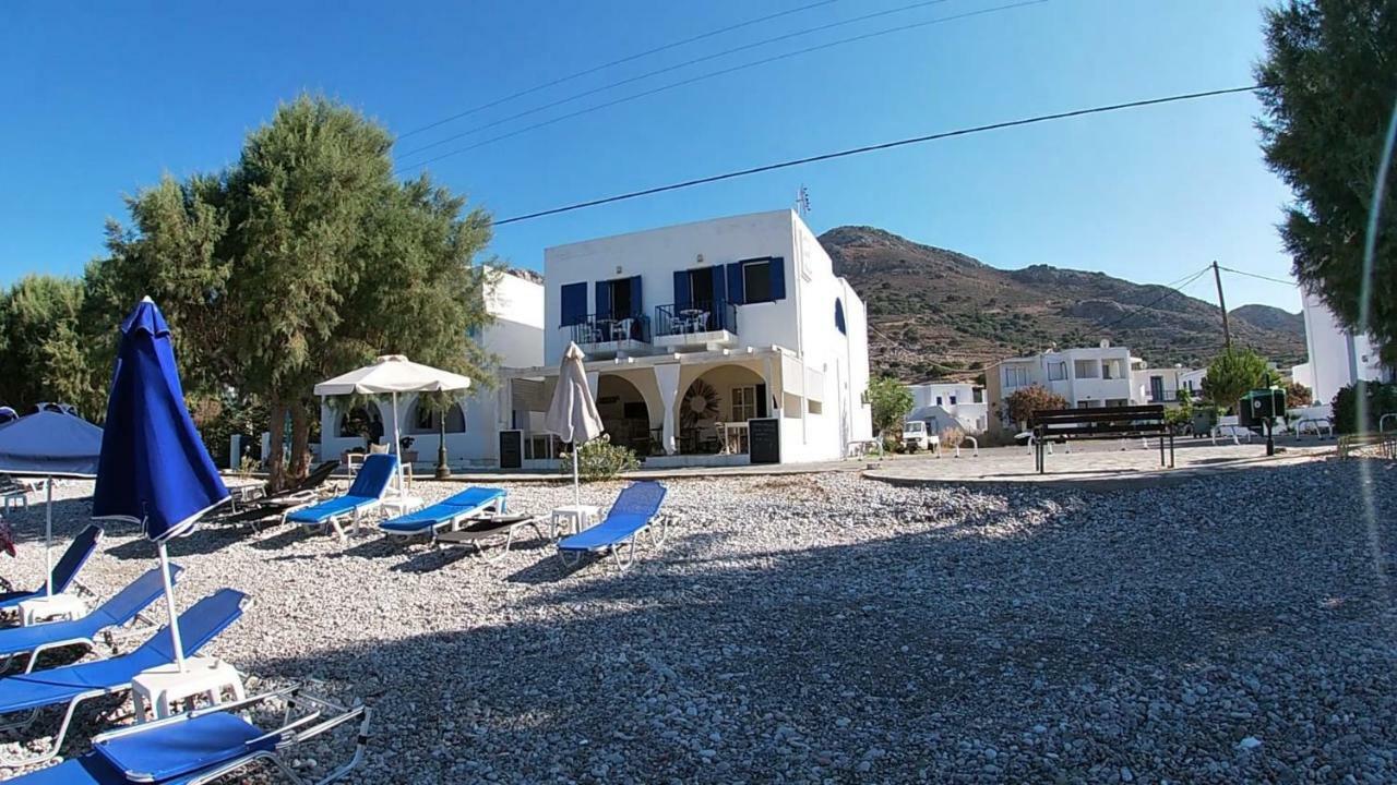 Pavlos Rooms Livadia  Eksteriør billede