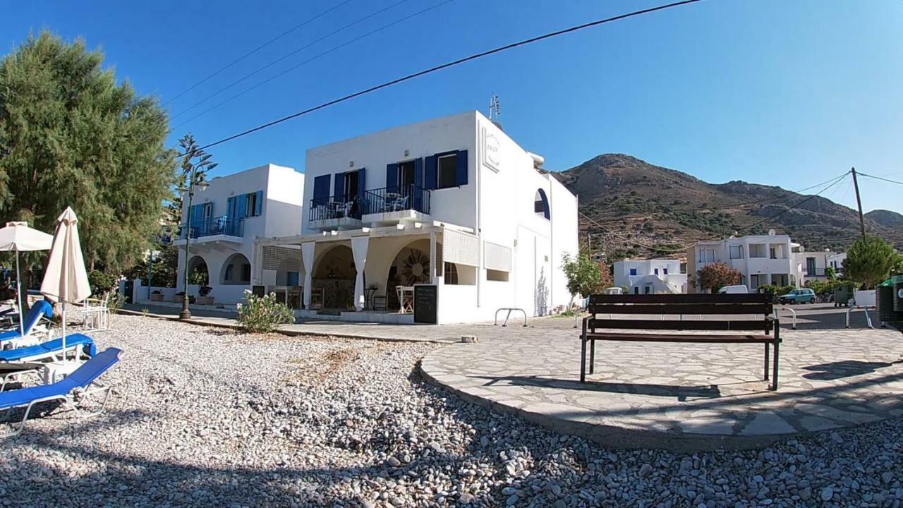 Pavlos Rooms Livadia  Eksteriør billede